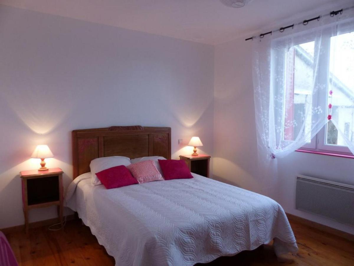 Gîte Pôëzat, 4 pièces, 6 personnes - FR-1-489-37 Esterno foto