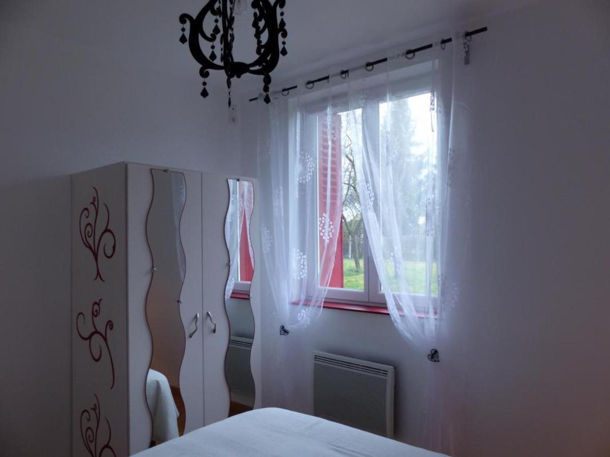 Gîte Pôëzat, 4 pièces, 6 personnes - FR-1-489-37 Esterno foto
